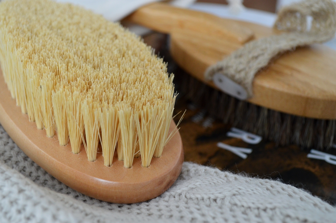 szczotkowanie ciała na sucho puderek.com.pl